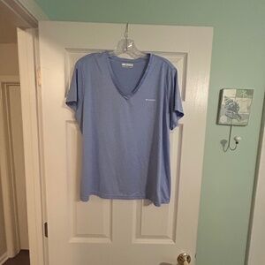 Columbia exercise shirt